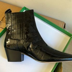 J.Crew  croc embossed western boots. BT877. Leather Chelsea style 12-M